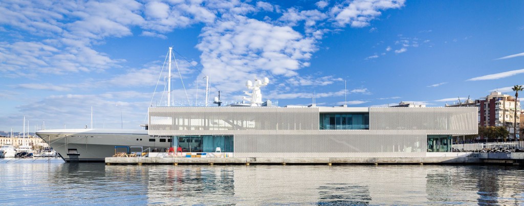 OneOcean Port Vell Barcelona The Gallery building South façade Source: OOC team Unique in design and setting, OneOcean Club combines comfort and style – a great place to be seen or to simply relax and enjoy the atmosphere and unrivalled city views. From cocktails on the terrace to the culinary delights, members and guests will be treated to one of Barcelona’s truly memorable experiences. 